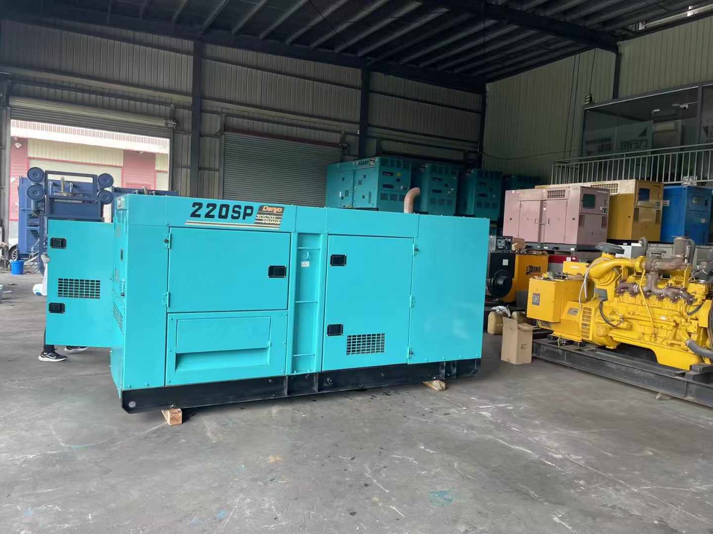 阳春800kW 柴油发电机的输出电流波动范围是多少？