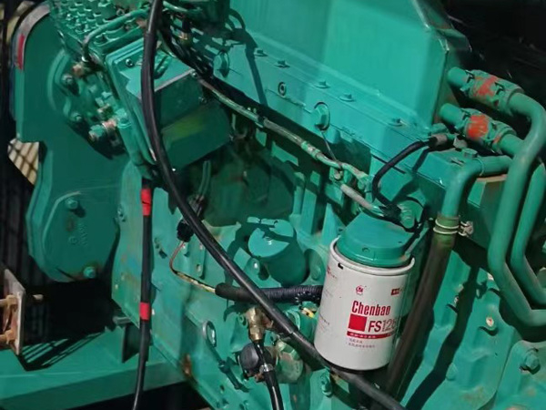 阳春如何确定新的发电机组控制系统是否与原系统兼容？