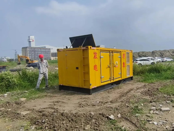 阳春200KW柴油发电机机组每小时的油耗量受哪些因素影响？